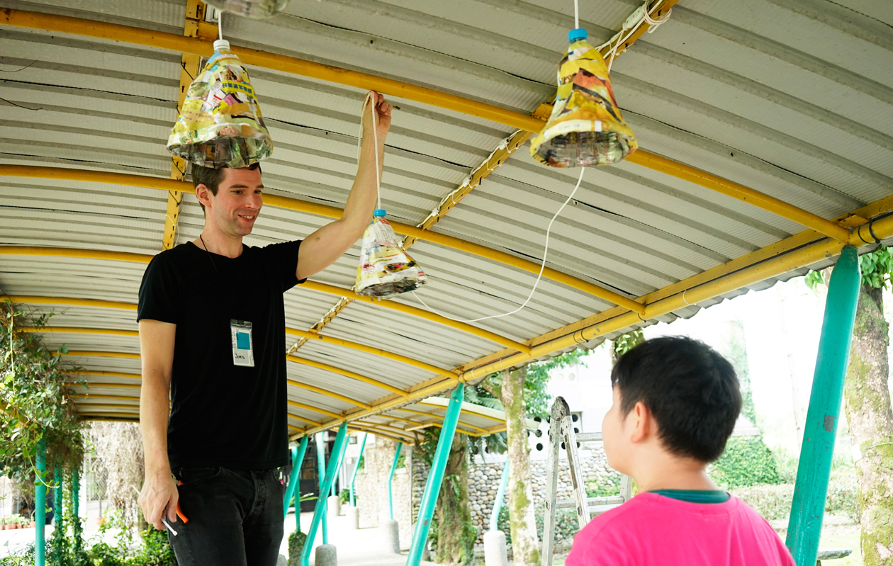 宜蘭教育, action for education, yilan, taiwan, 宜蘭, 宜蘭國際設計教育, 國際交流, 工作坊, 都市酵母, 國際設計交流, 文化交流, 跨文化, 教育, 水越設計, AGUA Design, Belgium, Designer, Education, design thinking, 比利時, 工業設計師, ecoBirdy, Joris Vanbriel, Vanessa Yuan, 北成國小, 萬富國小, 資源再造, regenration